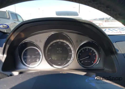 2010 Mercedes-Benz C 300 Sport z USA, uszkodzony, nr VIN WDDGF5EB6AF359474